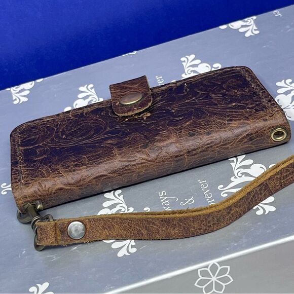 Vintage Tooled Floral Embossed Leather Wristlet - Picture 5 of 9